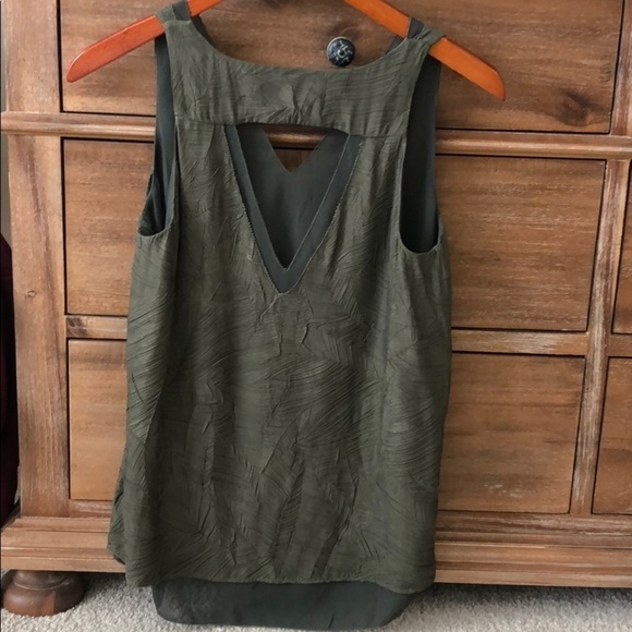 Cooper and Ella Double V tank - Picture 7 of 7